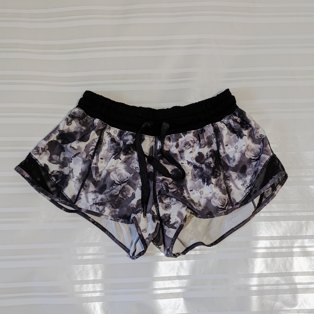 COPY - Lululemon hotty hot short